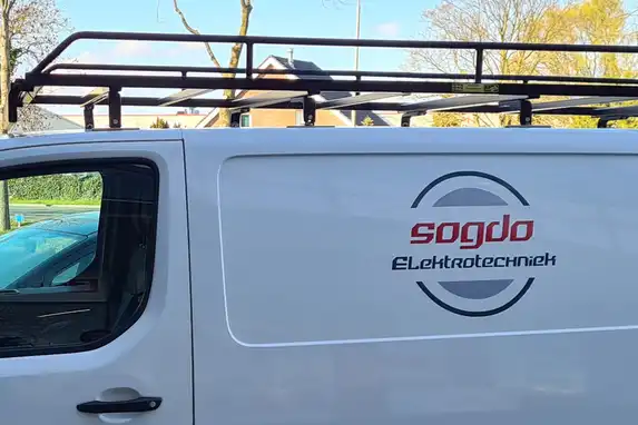 Sticker with logo printed transparently, ideal for a car or van, stickers remain good for years.