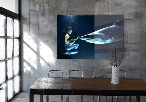 Luxurious photo in plexibond in a sober interior, a beautiful combination.