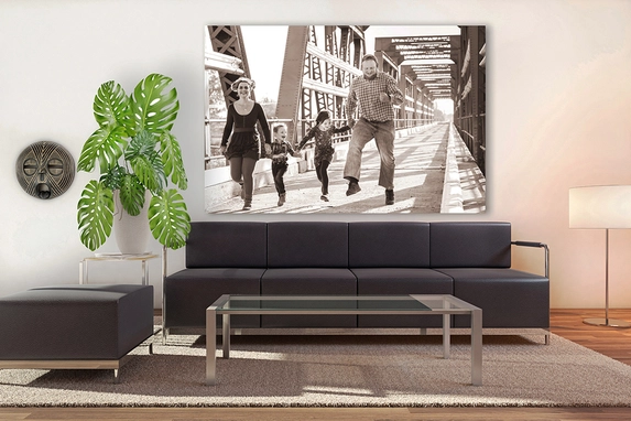 Large-format photo printed on 8mm thick black-and-white Forex, a real eye-catcher in the living room.